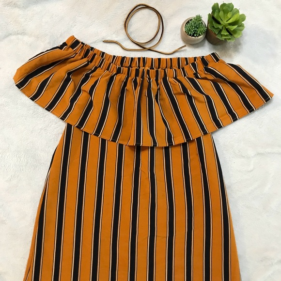 Dresses & Skirts - Off the shoulder Fall tunic dress size S